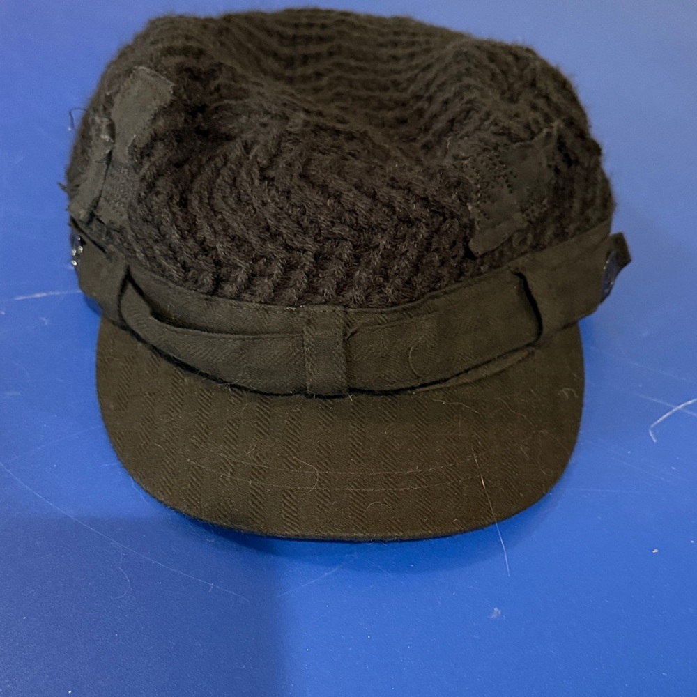 Women’s black stylish hat